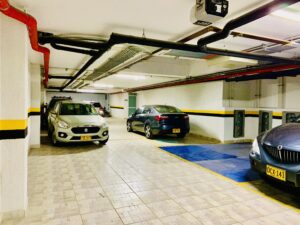 SEVEN - Parqueaderos